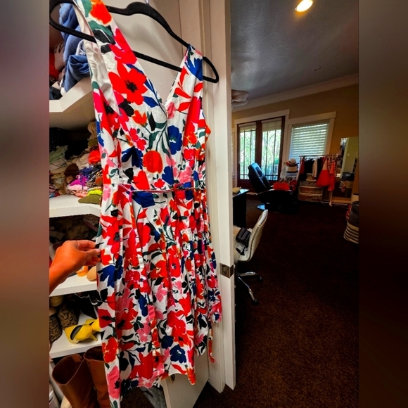 Floral Sleeveless Dress - Red and Pink - Picture 2 of 3